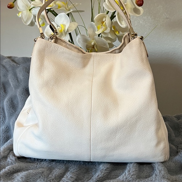 Coach Madison Phoebe Ivory Pebble Leather Shoulder Bag EUC retail $395 - Picture 4 of 11